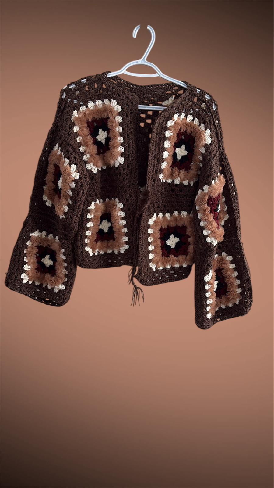 Short style cardigan